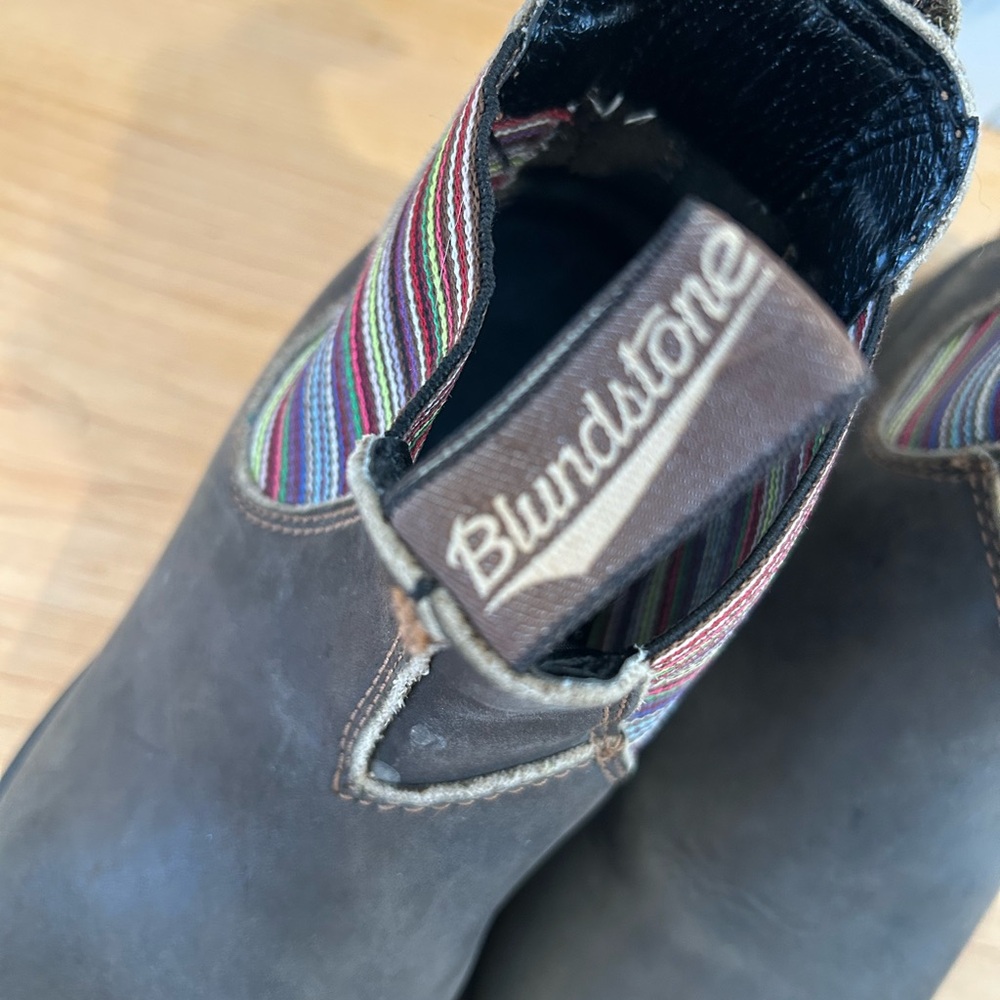 Blundstone Brown Ankle Boots with Striped Accents - Picture 7 of 7